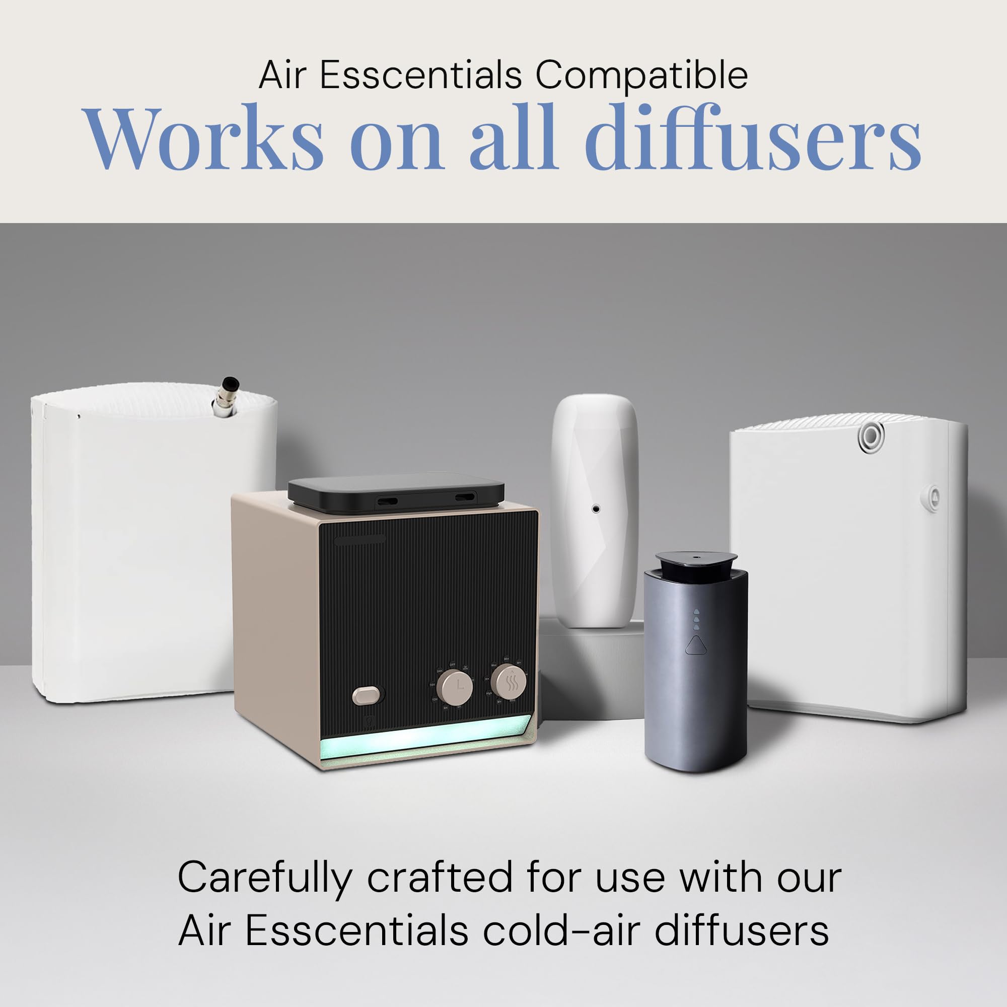 Emballage élégant Air Esscentials et étiquette lisible sur l'huile aromatique.