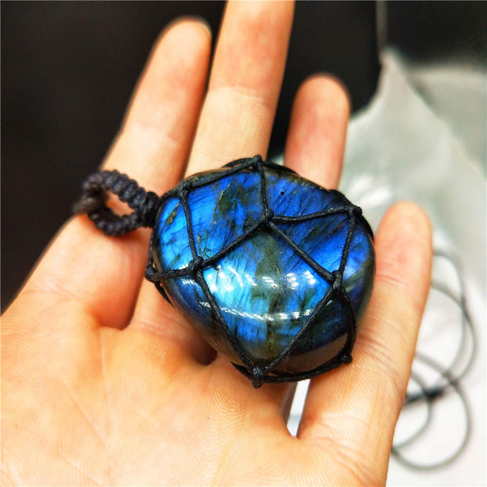 AITELEI labradorite lueur bleutée éclat iridescent sous lumière naturelle