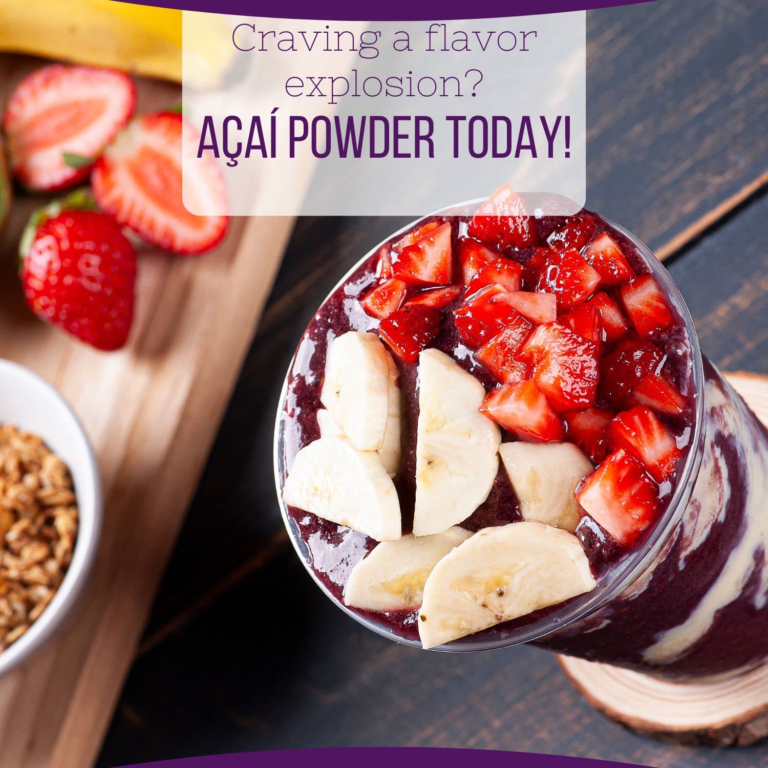 Verre de smoothie agrémenté d’AKI Organic Acai Powder pour une texture riche.