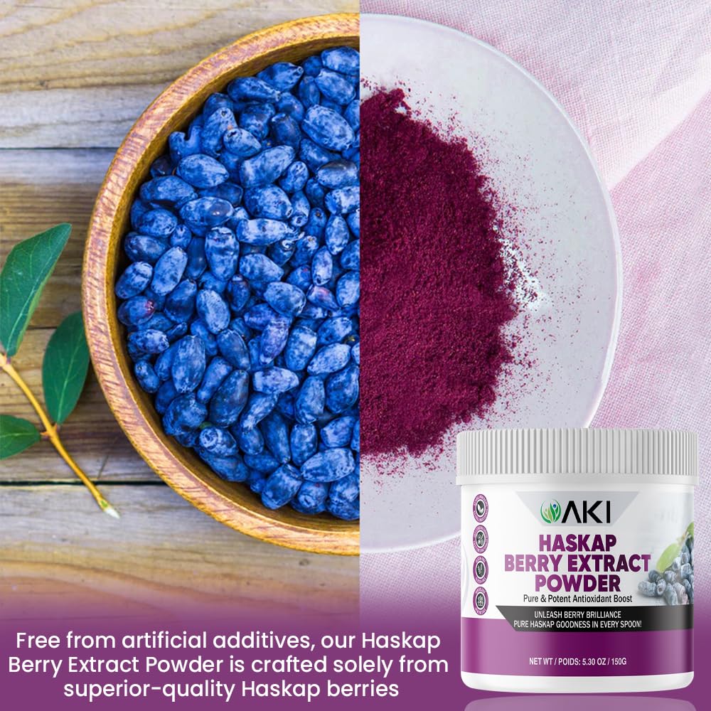 Bouteille AKI ORGANIC Haskap Extract prête à être ajoutée au smoothie.
