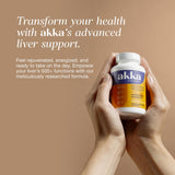 AKKA Premium Liver Cleanse – close-up sur les capsules facilitant le dosage.