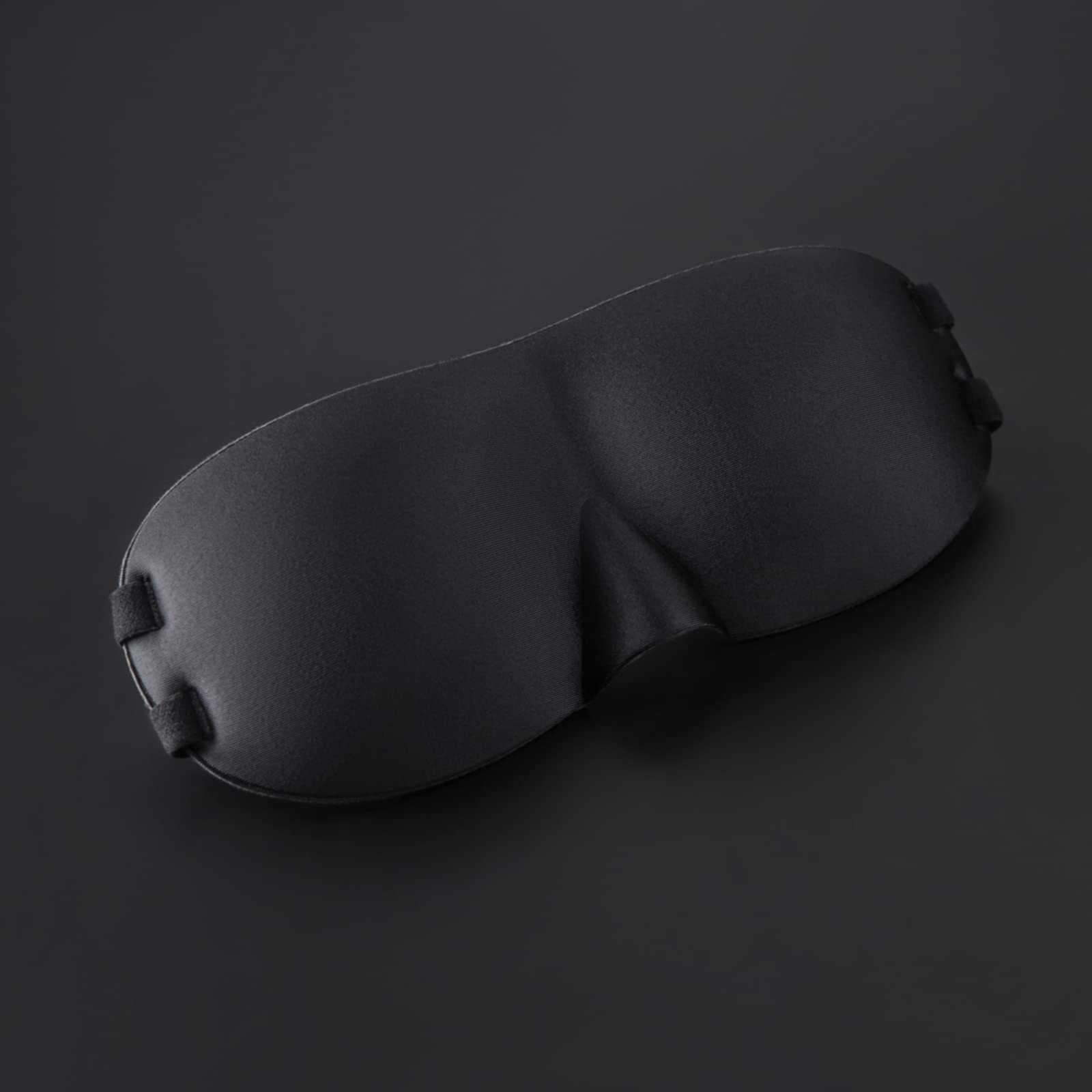 ALASKA BEAR masque-dormir-aspect-noir: esthétique discrète et fonctionnelle.