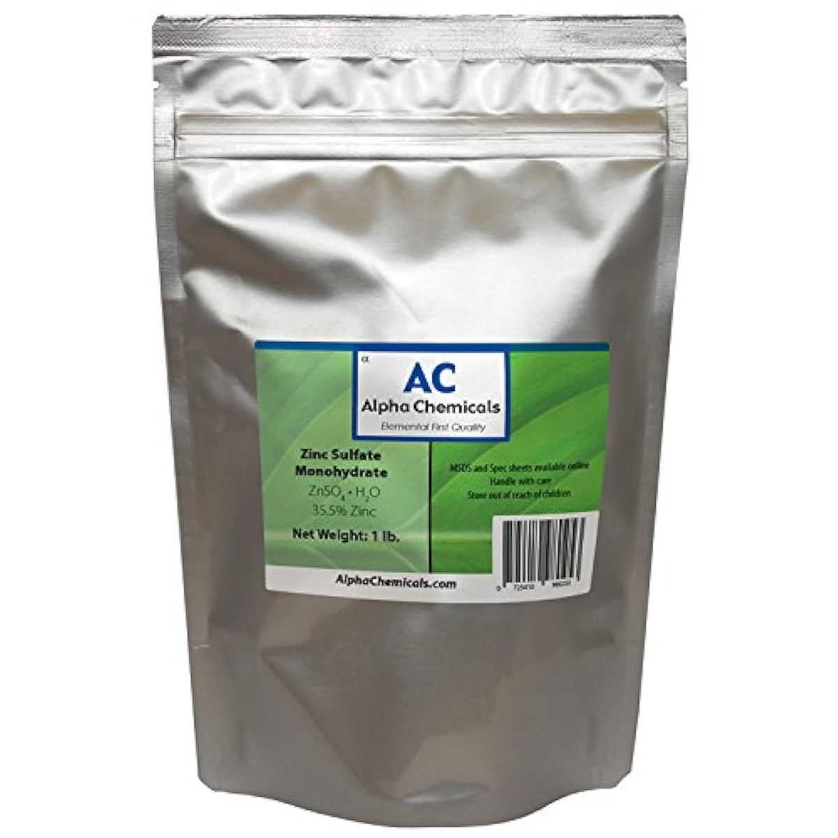 Alpha Chemicals Zinc sulfate monohydrate dans une bouteille, utile pour le traitement de l'eau.