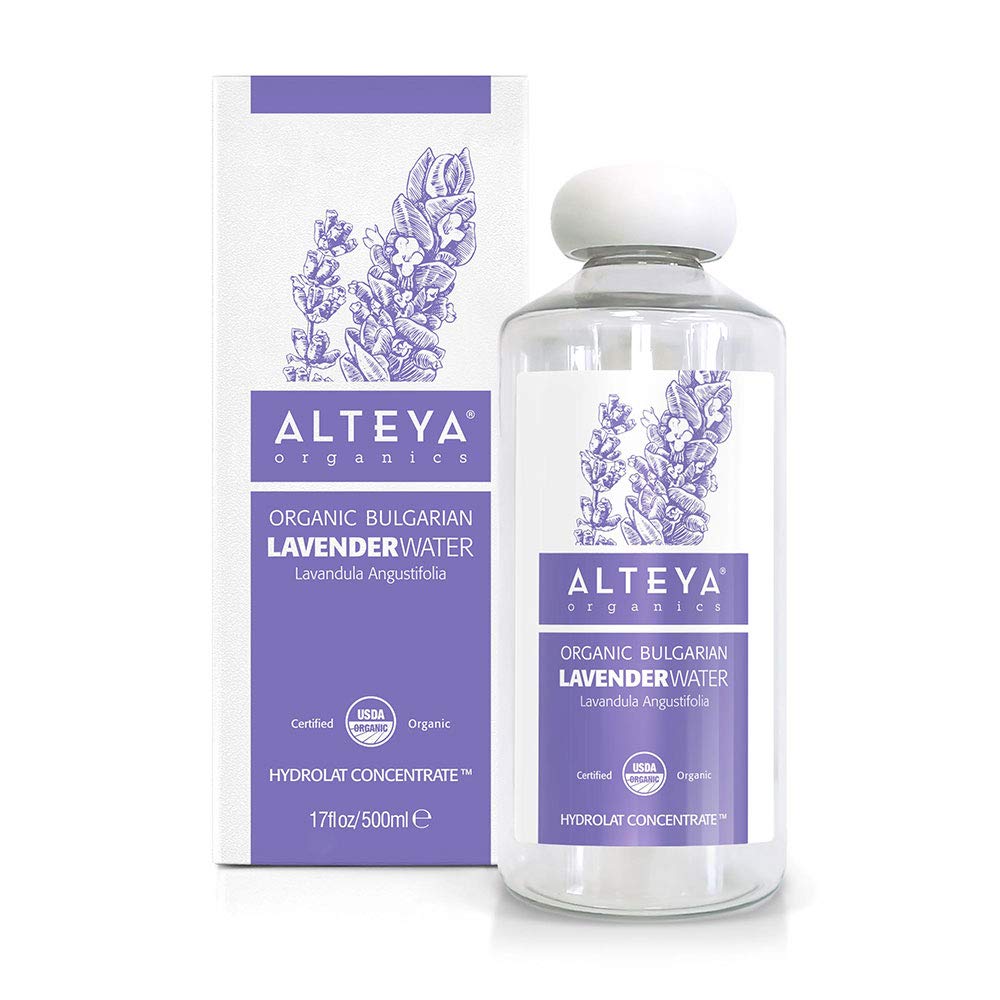 Utilisation sur coton du tonique lavande Alteya Organics pour rafraîchir