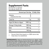 AMANDEAN Vegan Omega-3, capsules versées dans la paume pour une prise rapide.