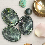 Amazing Gemstone: accessoire-de-meditation-verte pour les sessions calmes