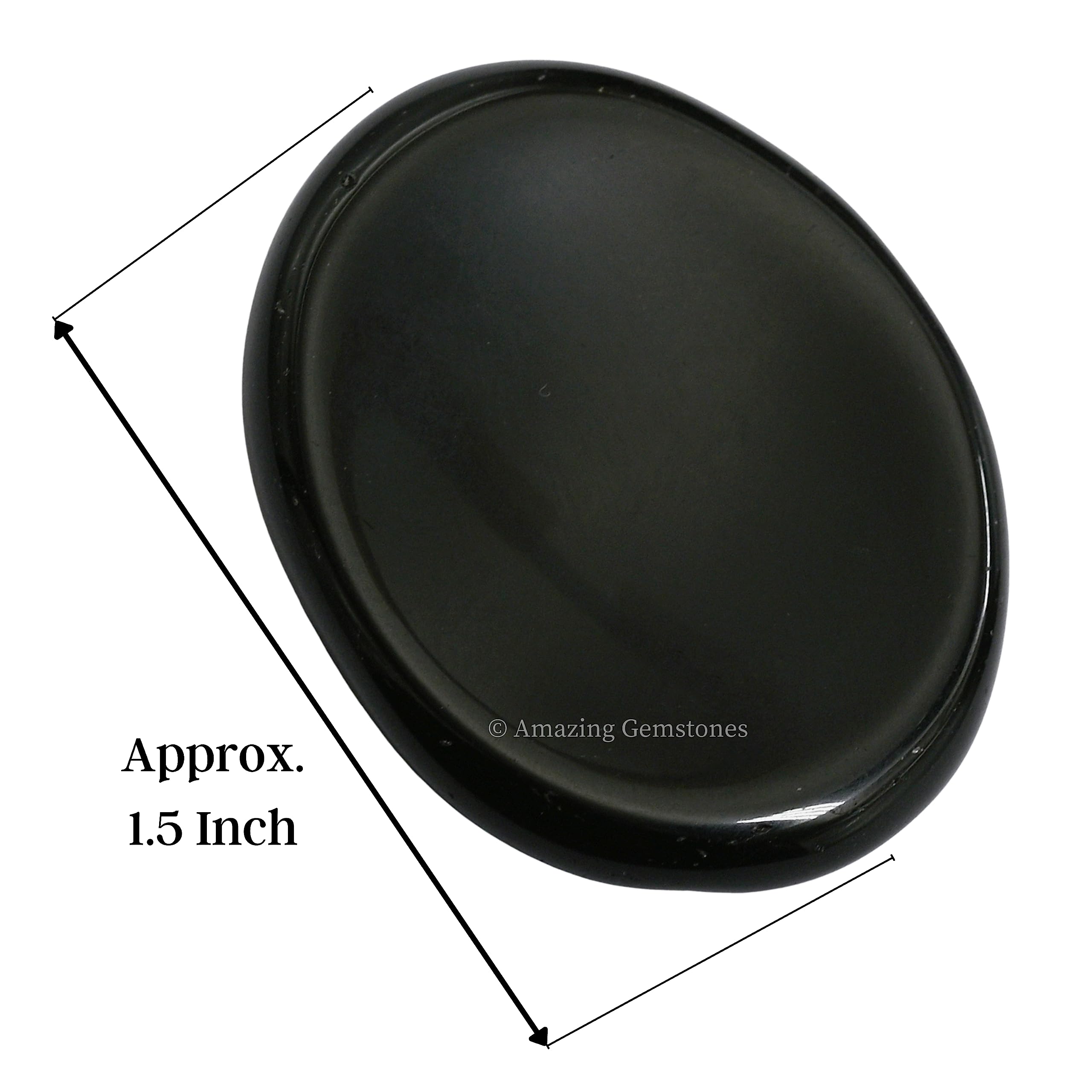 Main tenant avec la pierre noire d'agate Amazing Gemstone, usage anti-stress.
