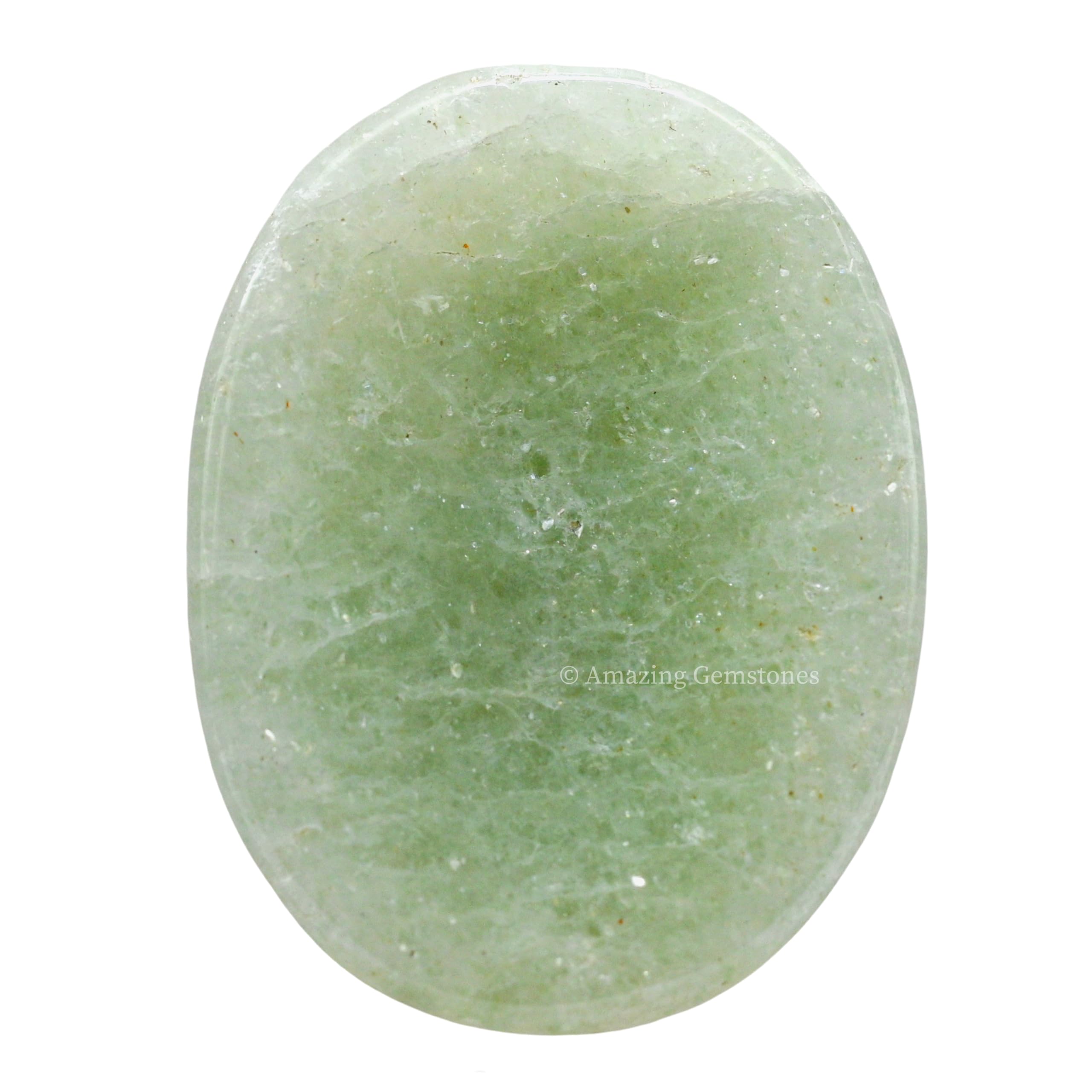 Amazing Gemstone — gros plan sur l'aventurine verte prêt pour la méditation.