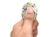Amazing Gemstone Dalmatian Jasper – Pierre zen, aide à l'attention lors de la méditation.