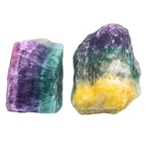 Fluorite brut Violet – reflets et teintes lumineuses visibles sur le cristal.