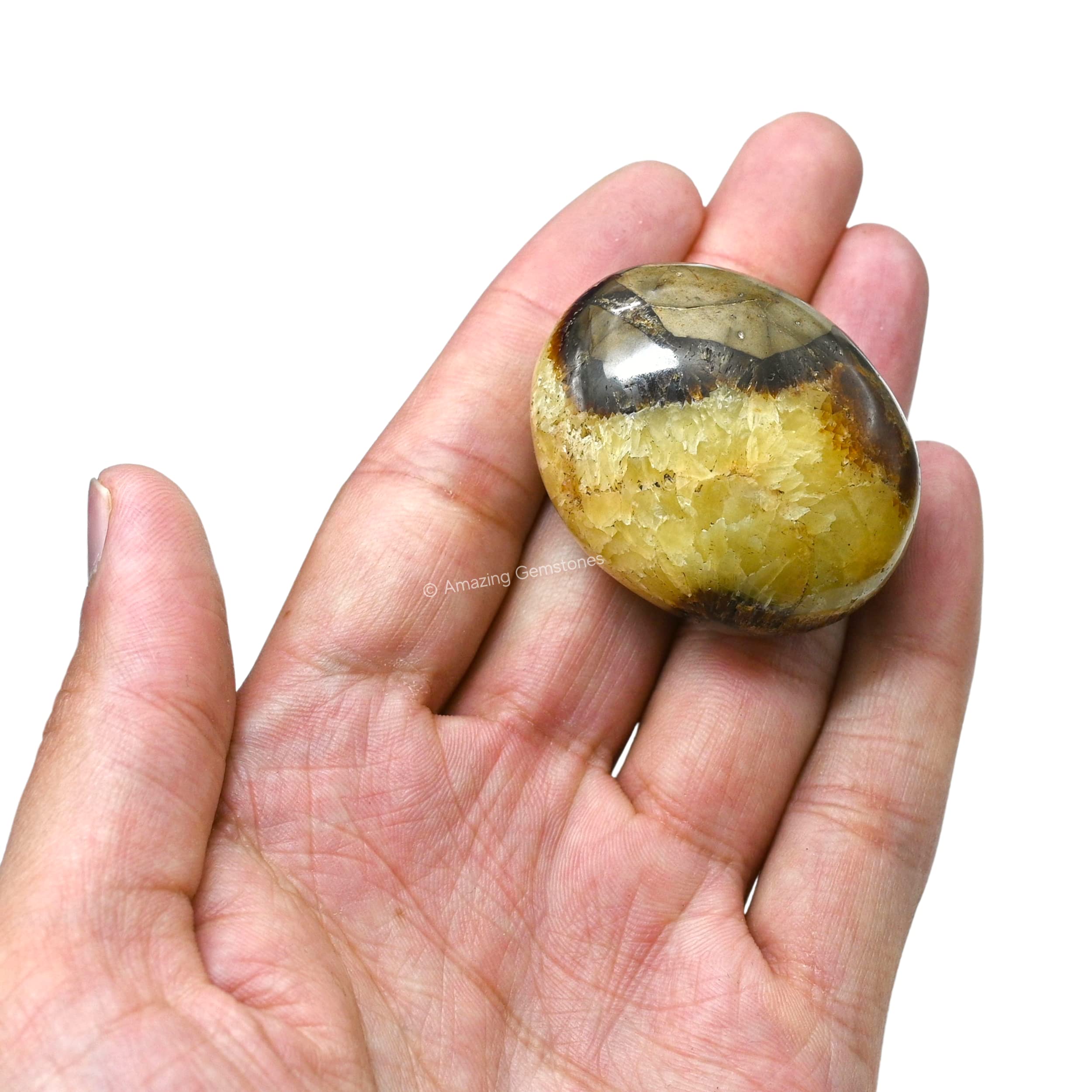 Amazing Gemstone - galet septariane sur table, ambiance zen et énergie positive