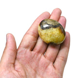 Amazing Gemstone - galet septariane sur table, ambiance zen et énergie positive
