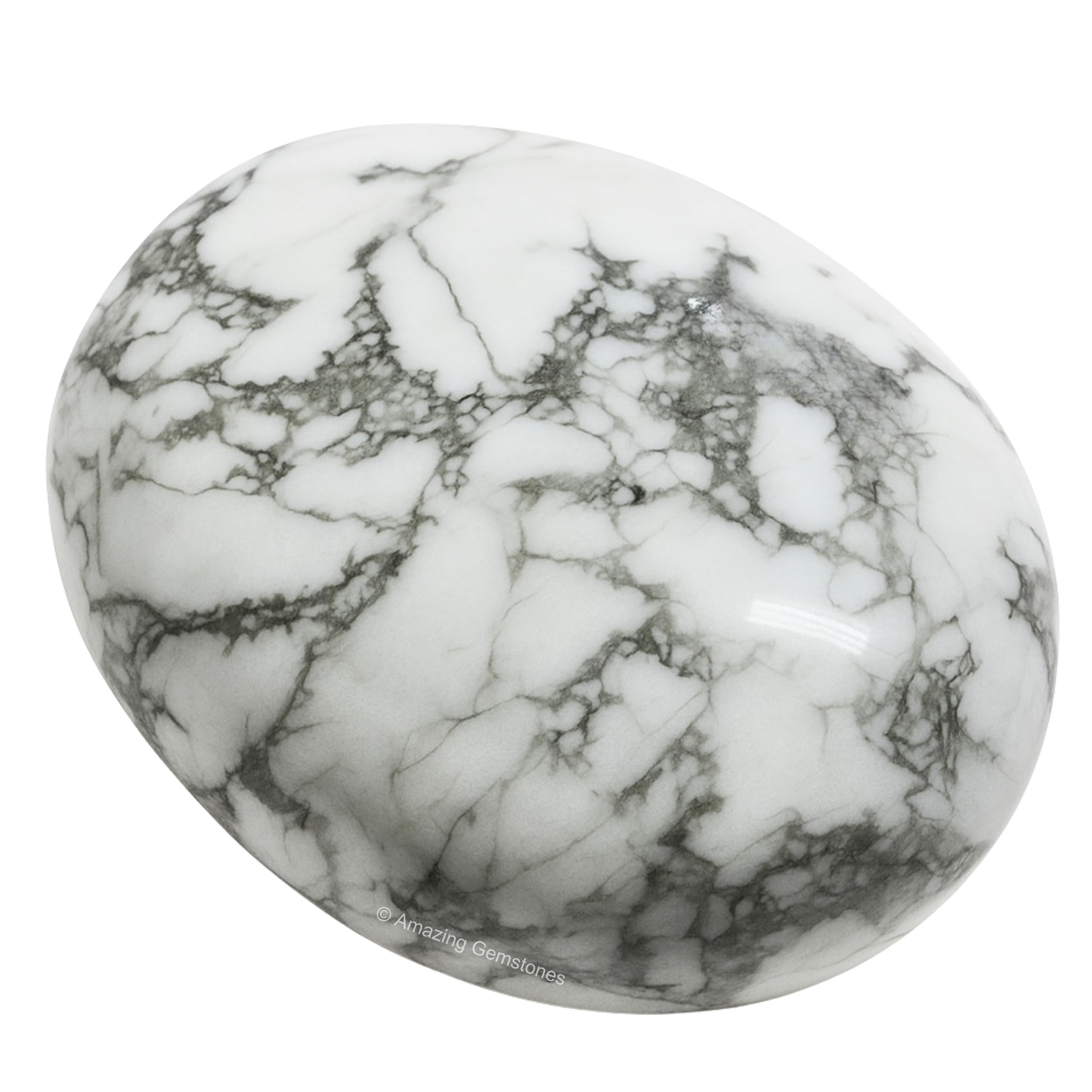 Texture et détail de la pierre palmaire Howlite pour prise en main apaisante