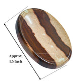 Amazing Gemstone Narmada Shiva Lingam, pierre-de-meditation, utile pour des séances calmes et concentrées.