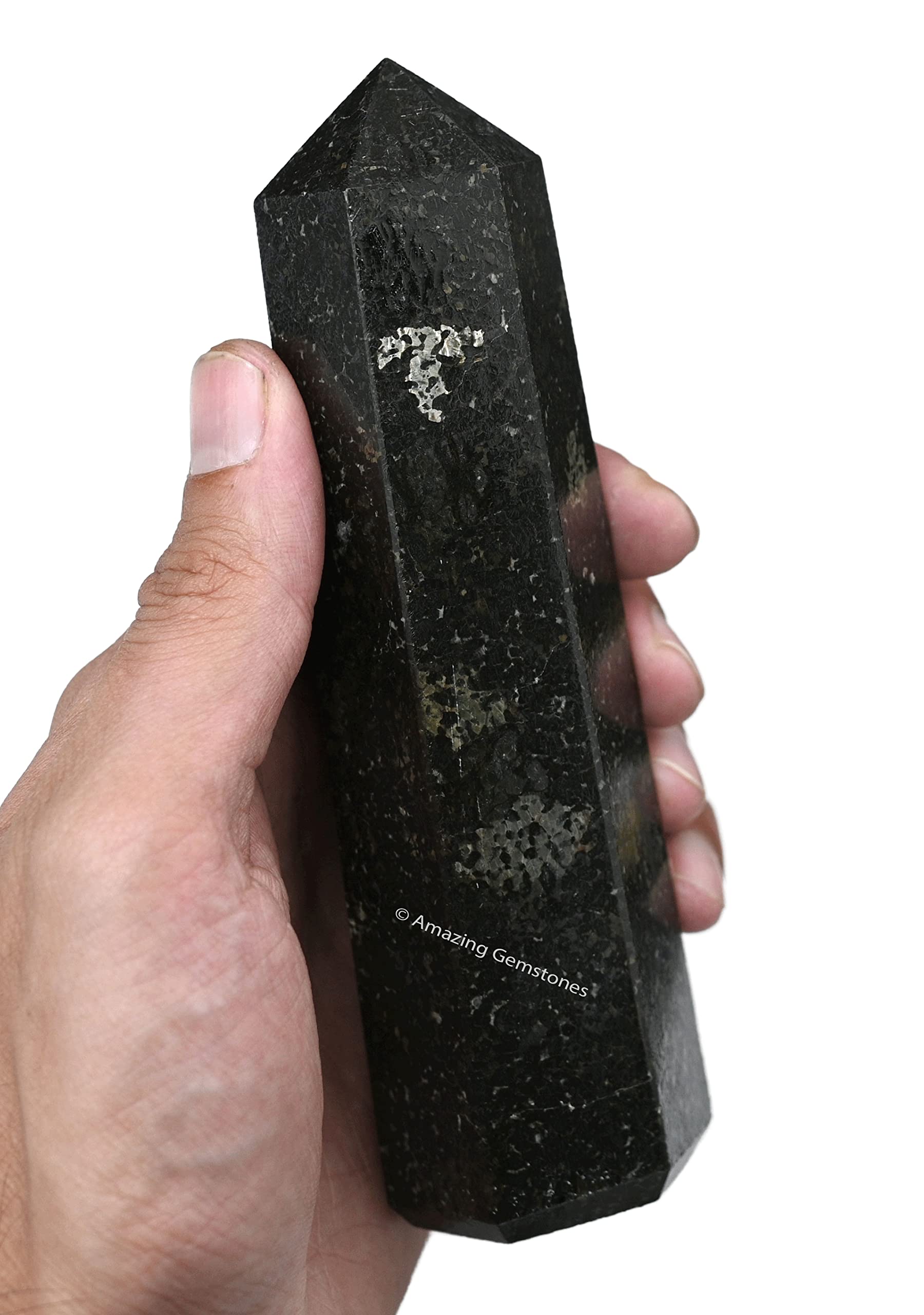 Amazing Gemstone Nuummite Obélisque Energie, focalise l’énergie et rééquilibre l’espace.