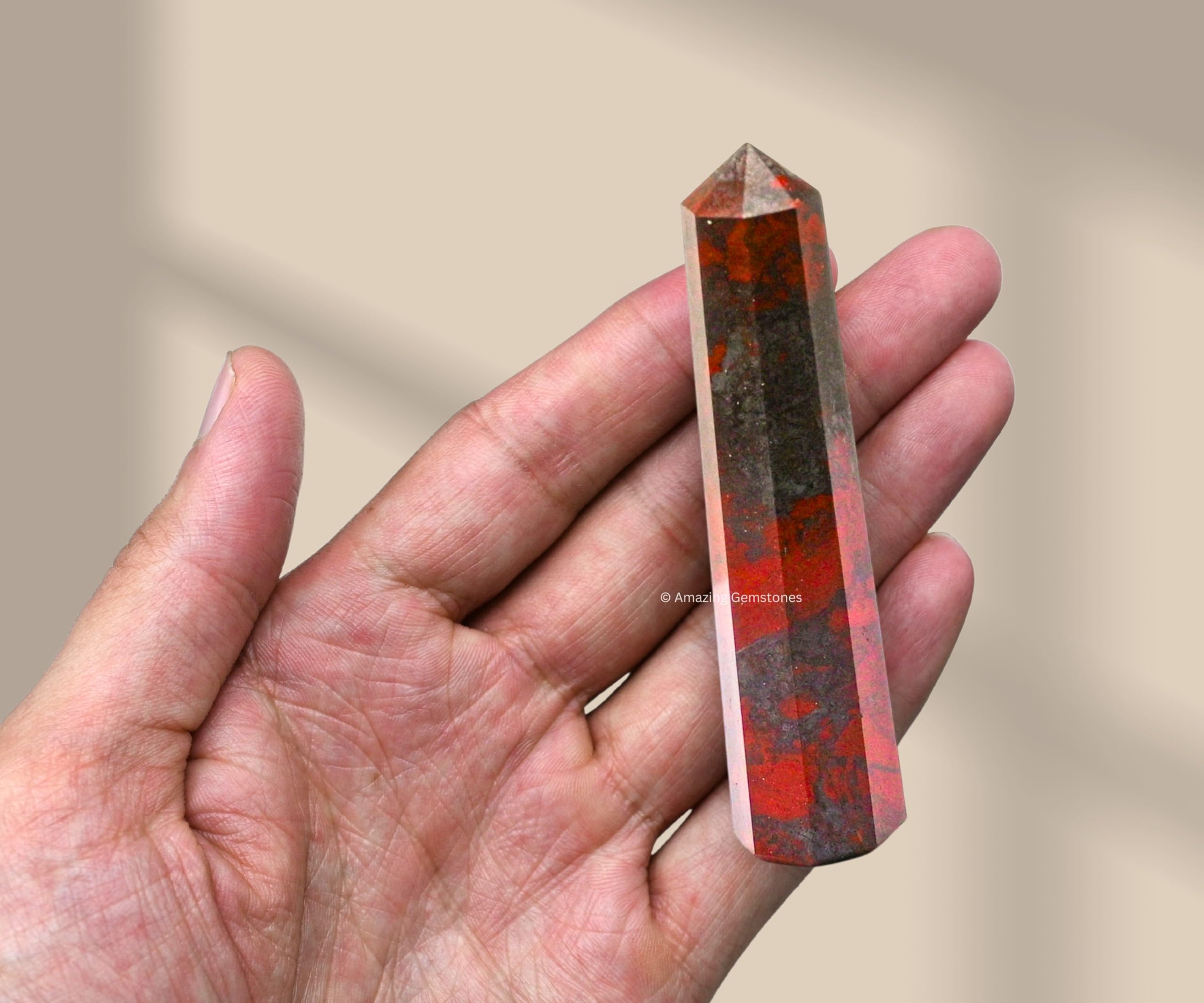 Obélisque Amazing Gemstone cristal jaspe rouge et hématite pour équilibre