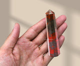 Obélisque Amazing Gemstone cristal jaspe rouge et hématite pour équilibre
