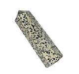 Amazing Gemstone – obelisque dalmatien jaspe, amplifie l’énergie et équilibre l’esprit.