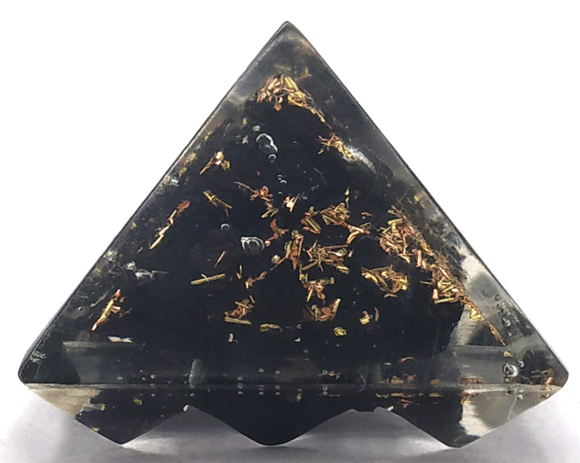 Bobine en cuivre sur l’avant de la pyramide Amazing Gemstone pour boosted énergie.