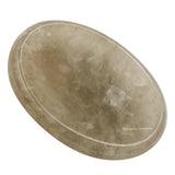 Amazing Gemstone Pierre d'inquiétude en quartz fumé, gros plan: apaiser l'esprit pendant la méditation.