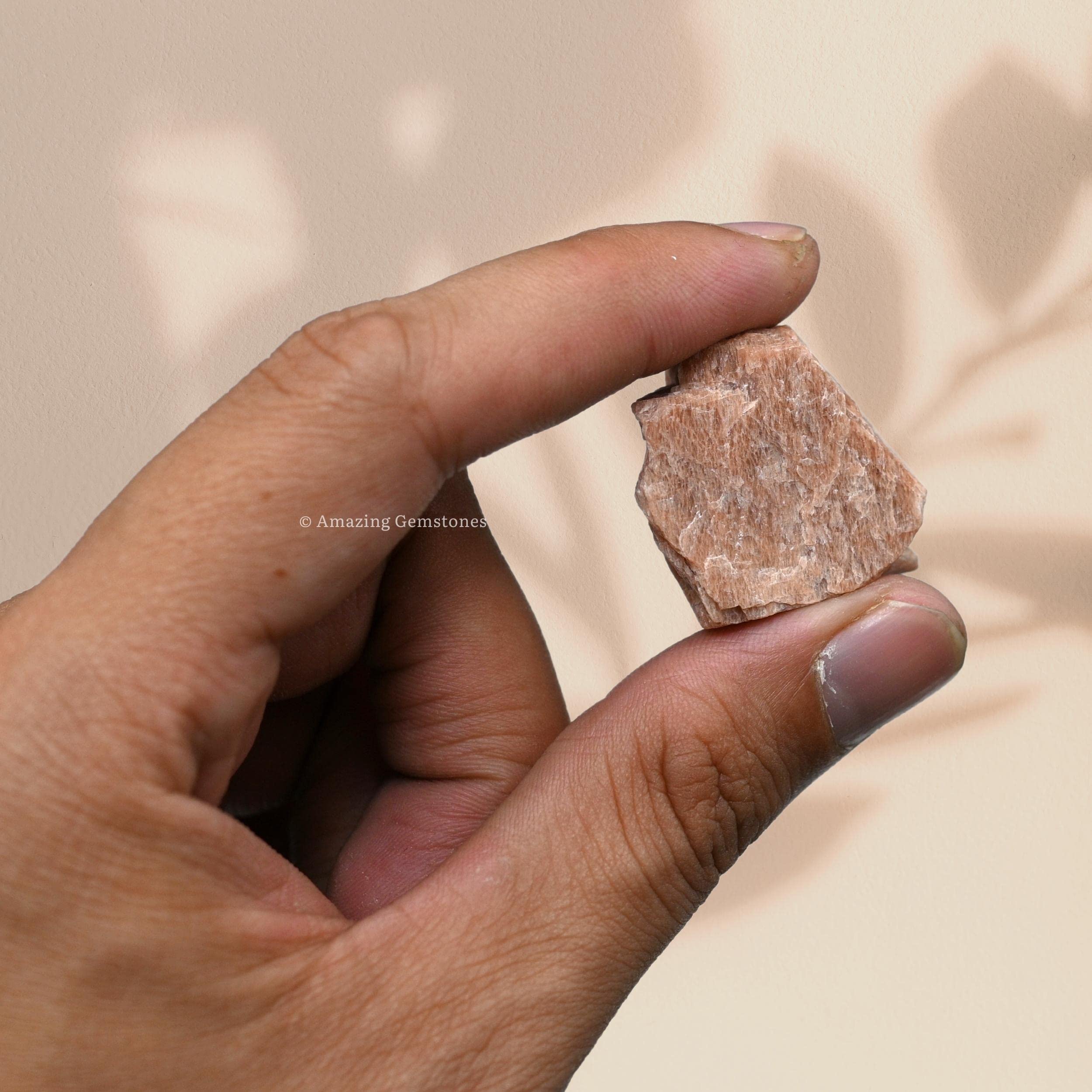 Amazing Gemstone – pierre-lune-peche-usage-realisation-artisanales: parfaite pour des réalisations décoratives.