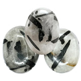 Amazing Gemstone – pierre palmaire quartz noir rutile, belle pièce pour rééquilibrer l espace personnel.
