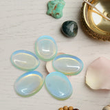Amazing Gemstone Opalite: pierre de tranquillité et concentration pour méditation