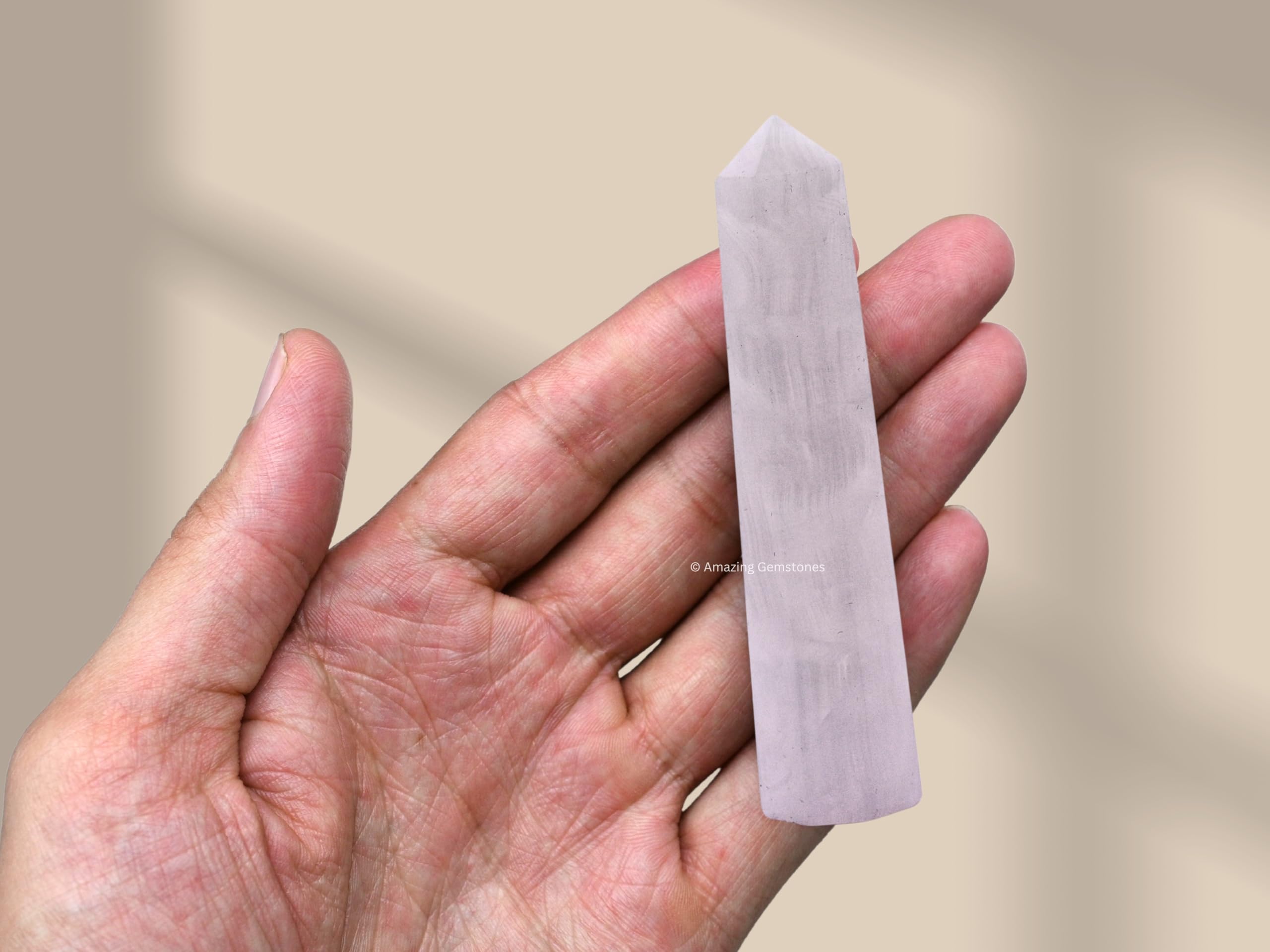 Amazing Gemstone Pink Calcite tour-cristal-pointe évoque protection et atmosphère apaisante