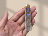 Amazing Gemstone purificateur-d-air-tour-cristal: purifie l'air et rafraîchit votre espace.