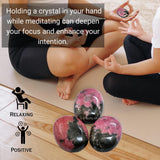 Amazing Gemstone Rhodonite – pierre-paume de grande taille, agréable en prise lors de séances.