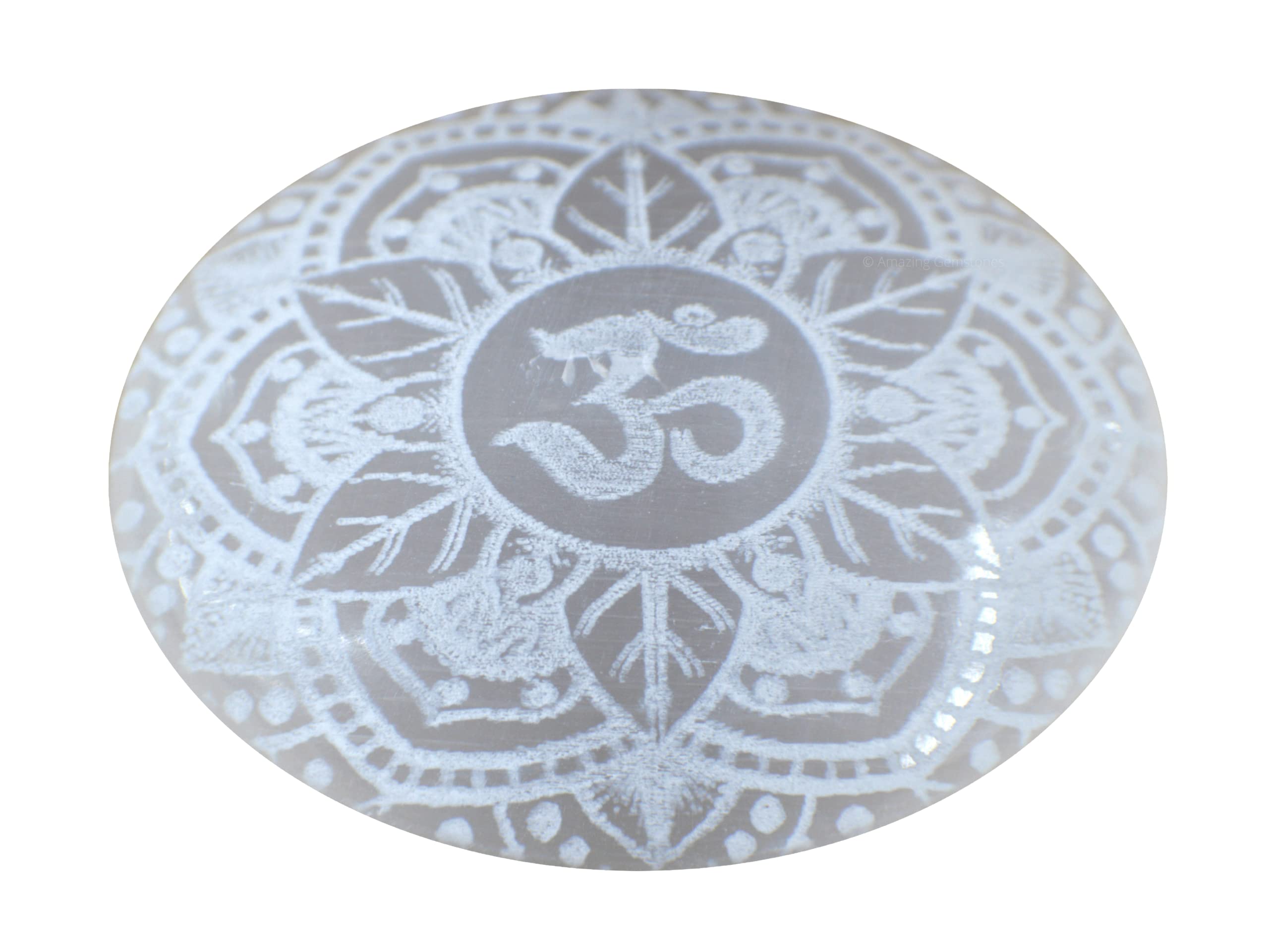Amazing Gemstone Selenite: OM gravé, pierre paume pour méditation et centrage.