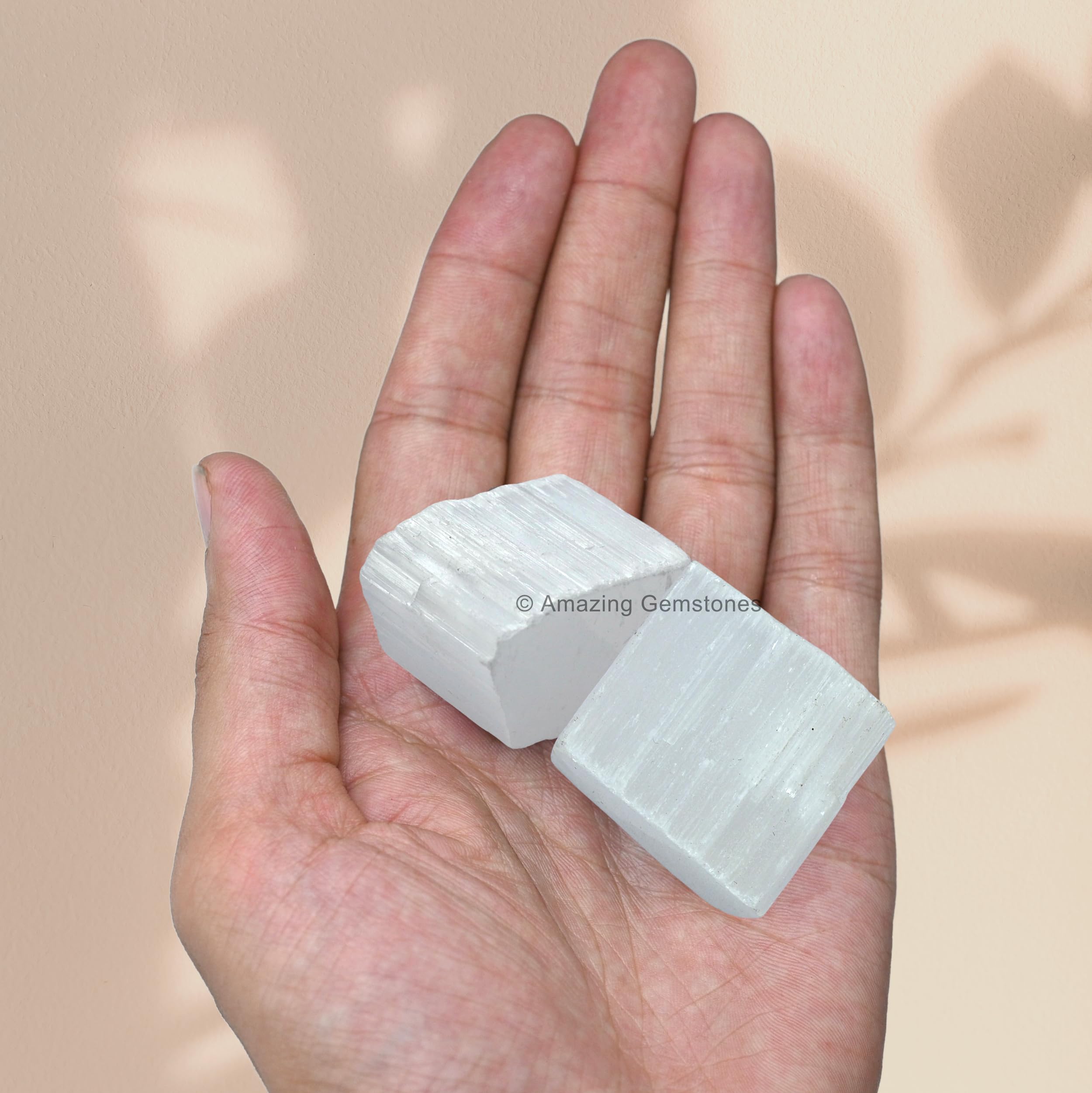 Amazing Gemstone Selenite meditation-usage - aide potentielle au centrage.