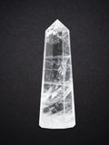 Amazing Gemstone tour quartz clair purifie l'énergie d'une pièce et rehausse l'ambiance.
