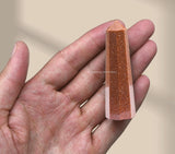 Amazing Gemstone Red Goldstone: grille cristal pour équilibre spirituel.