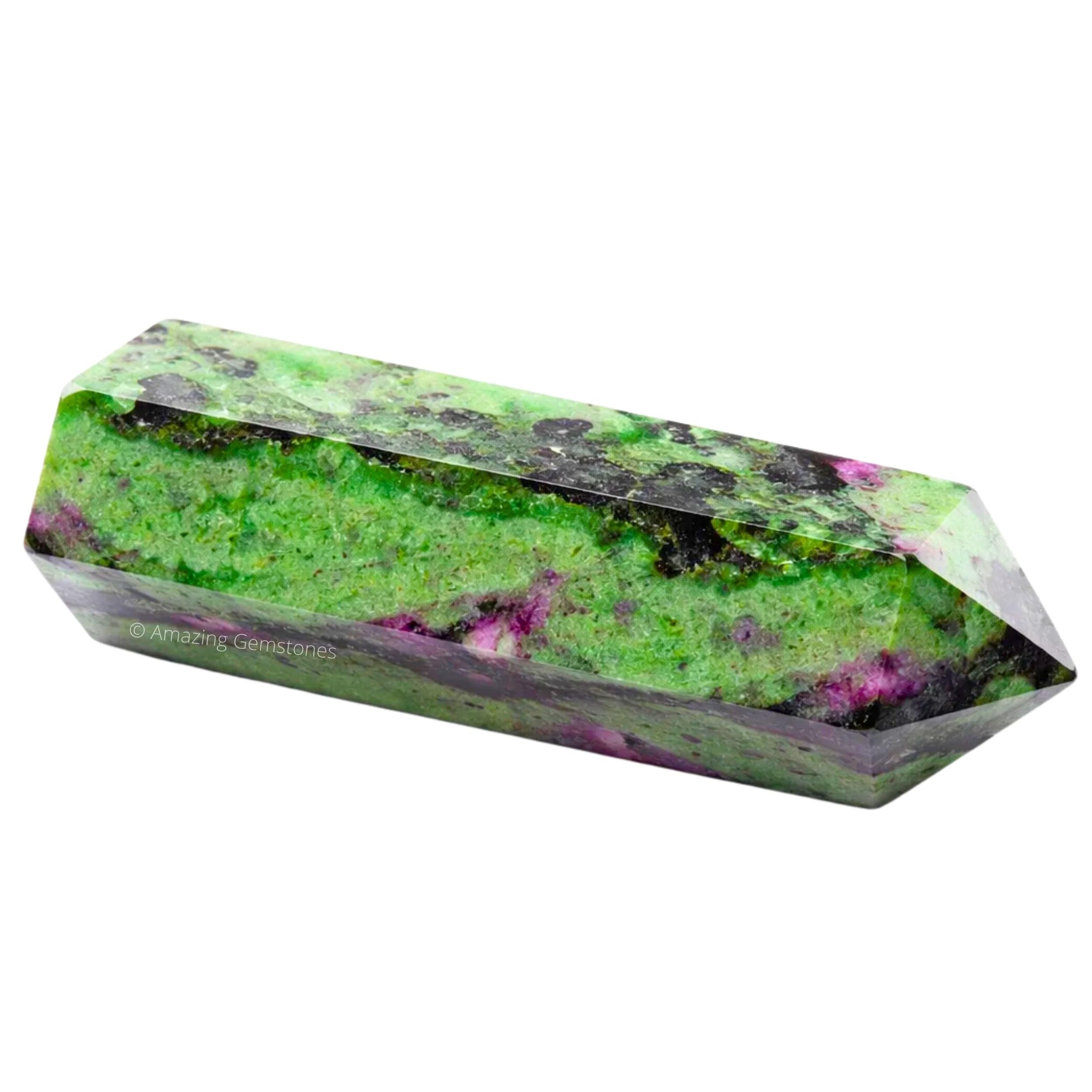 Amazing Gemstone tour Ruby Zoisite dans un emplacement idéal pour ambiance équilibrante.