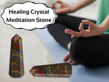 Amazing Gemstone Tour cristal tigre-de-fer, support pour énergie directionnelle et grille.