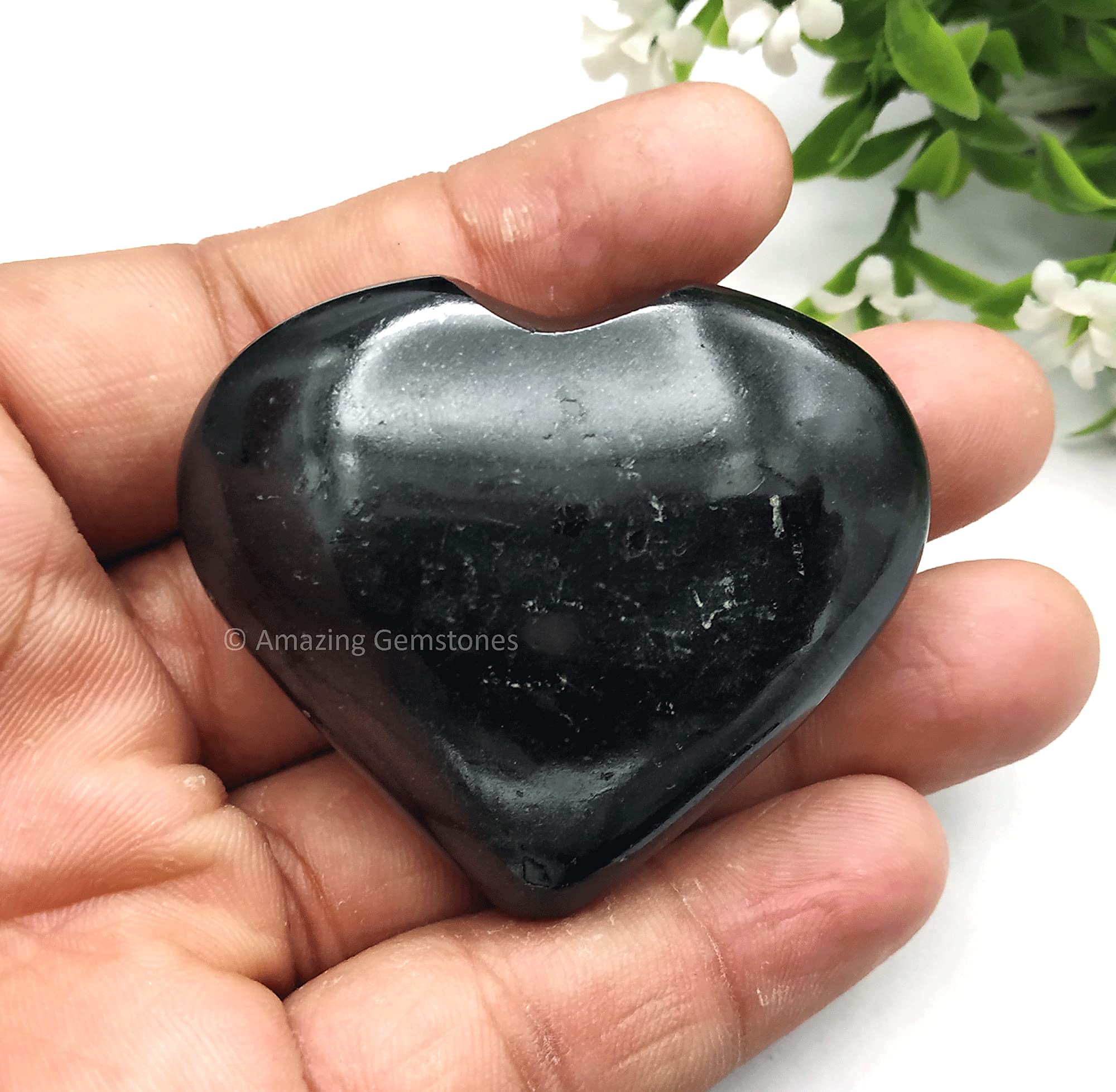 Amazing Gemstone cœur tourmaline noire, symbole de soin et protection énergétique.