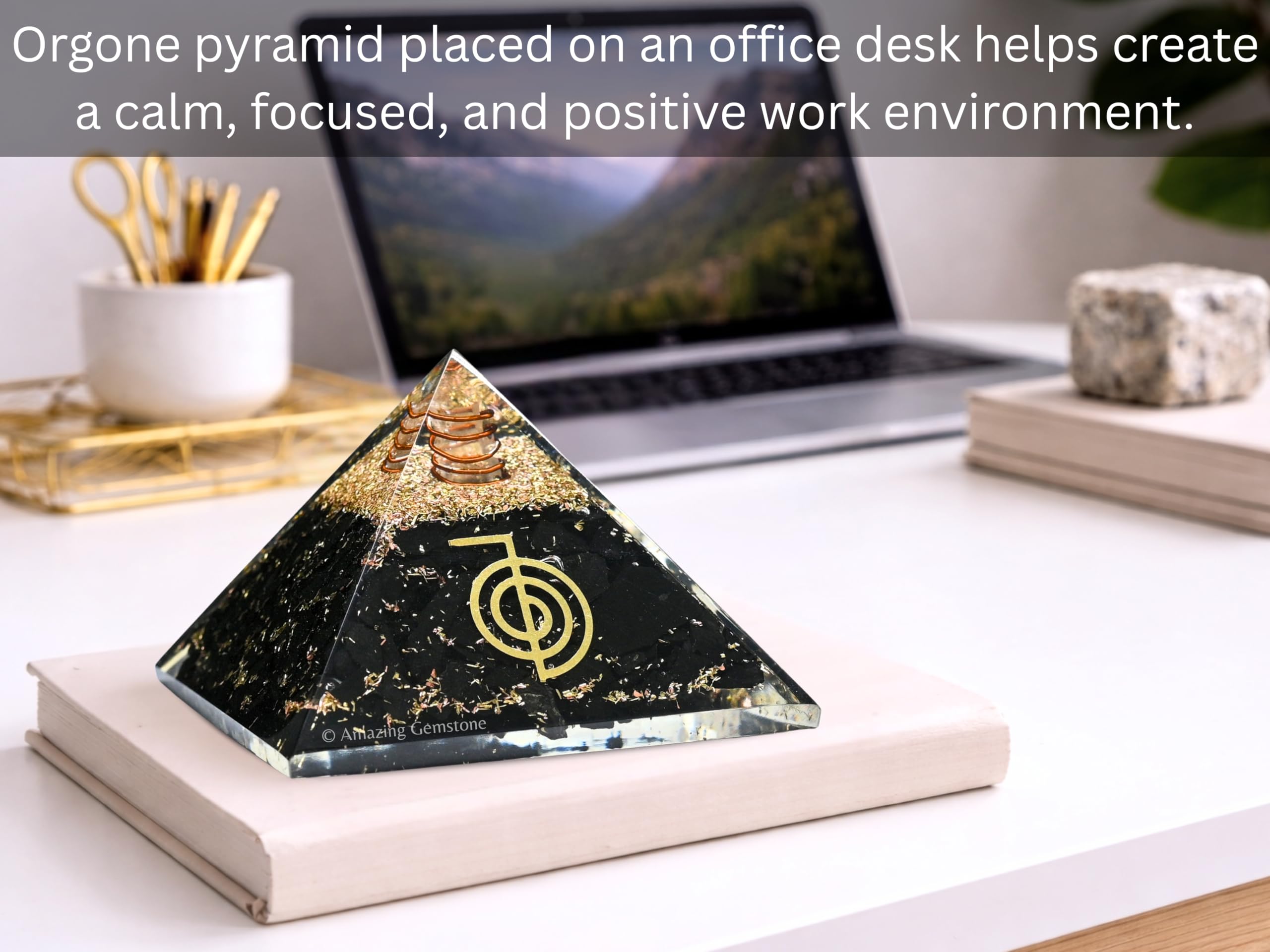 Amazing Gemstone pyramide orgone décorative — apport esthétique tout en potentiel équilibre énergétique.