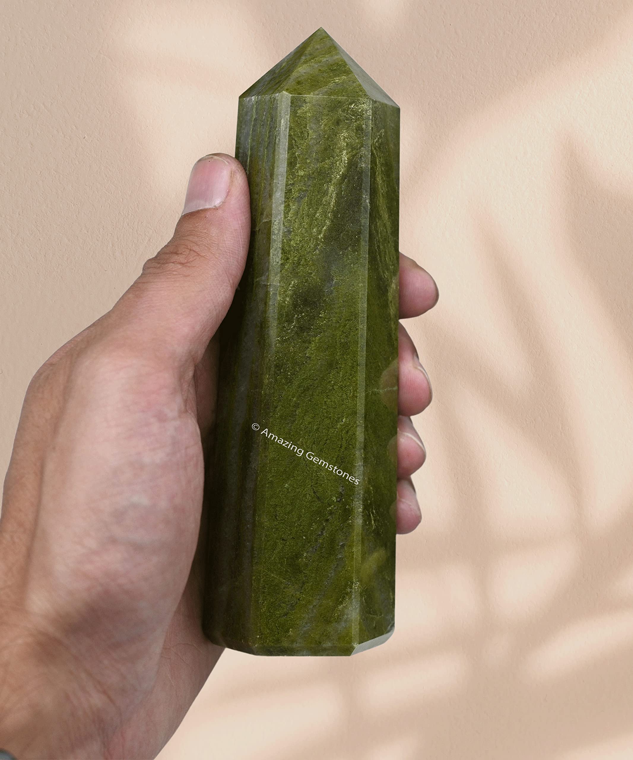 Amazing Gemstone Vesuvianite – utilisation zen et bien-être lors de méditations et grids.