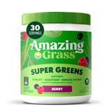 Amazing Grass Greens Superfood poudre saveur baie, prêt à mélanger dans une boisson.