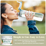 Poudre Vitamine C American Nutriceuticals dans un smoothie, mélange rapide et fluide.