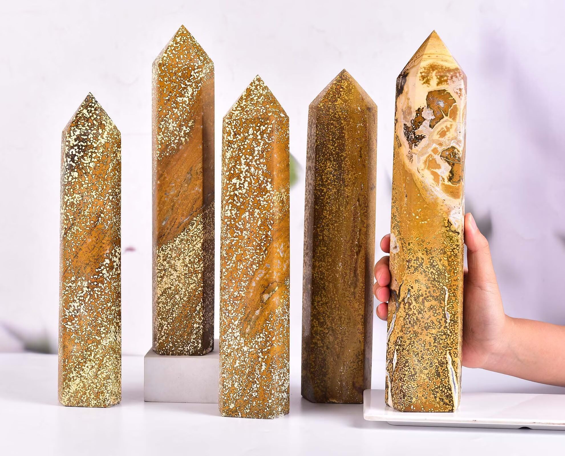 Idée cadeau AMOYSTONE cristal jaspe océan jaune pour passionnés de pierres.