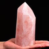 AMOYSTONE obélisque quartz rose 6 facettes; méditation et équilibre émotionnel.
