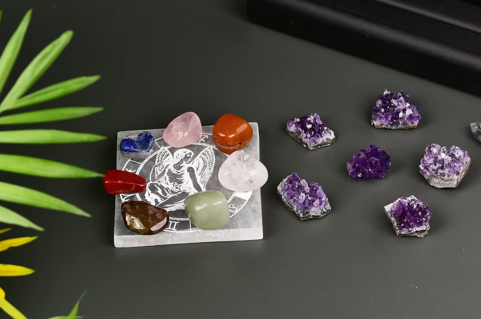 AMOYSTONE décor bureau zen avec plaque de sélénite.