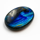ANAYA AGATE – massage du pouce pour calmer l’esprit.