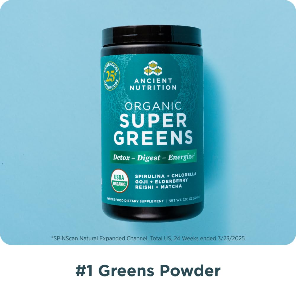 Ancient Nutrition Super Greens – verre d'eau prêt à être mélangé avec la poudre