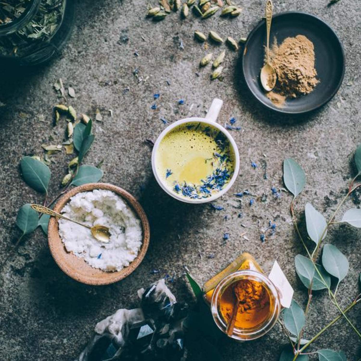 Anima Mundi Golden Moon Milk – curcuma et lucuma pour une boisson réconfortante.