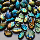 Labradorite Anlingem, brillance du jour, idéale pour méditation et focalisation visuelle.