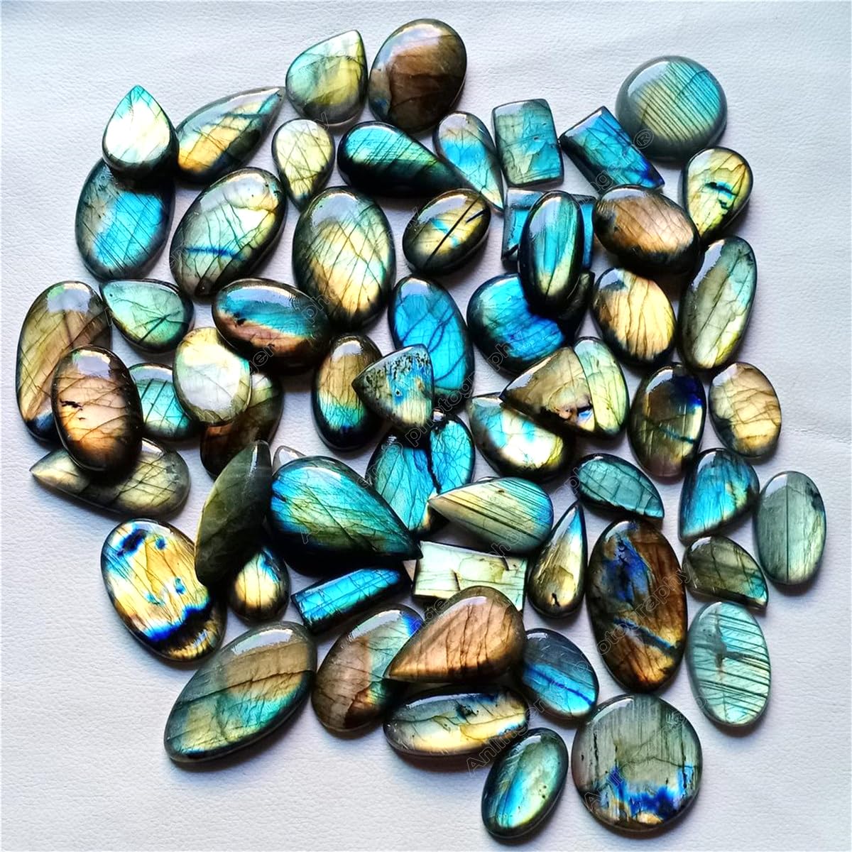 Labradorite Anlingem, cadeau idéal pour fêtes et occasions spéciales.