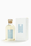 Roseaux et emballage luxe d'Antica Farmacista, diffusion élégante et personnalisable.